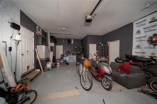 622 Main Street, Steinbach, MB - Indoor Photo Showing Garage
