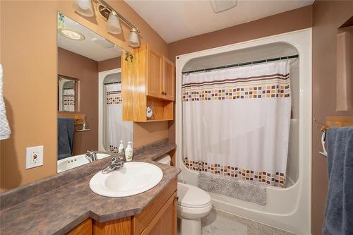 622 Main Street, Steinbach, MB - Indoor Photo Showing Bathroom