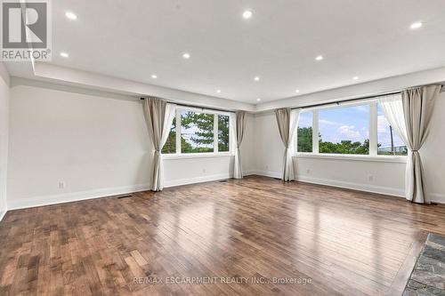 2019 Dundas Street, Burlington, ON - Indoor Photo Showing Other Room