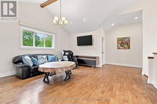2019 Dundas Street, Burlington, ON - Indoor
