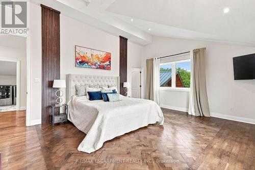 2019 Dundas Street, Burlington, ON - Indoor Photo Showing Bedroom