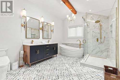 2019 Dundas Street, Burlington, ON - Indoor Photo Showing Bathroom