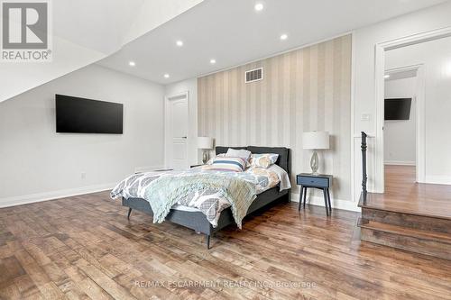 2019 Dundas Street, Burlington, ON - Indoor Photo Showing Bedroom
