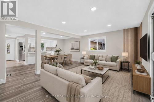 306 Sekura Street, Cambridge, ON - Indoor Photo Showing Living Room