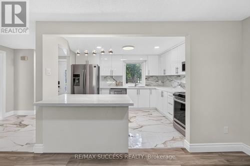 306 Sekura Street, Cambridge, ON - Indoor Photo Showing Kitchen With Stainless Steel Kitchen With Upgraded Kitchen