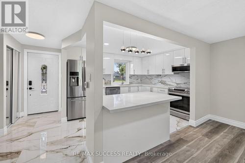 306 Sekura Street, Cambridge, ON - Indoor Photo Showing Kitchen With Stainless Steel Kitchen
