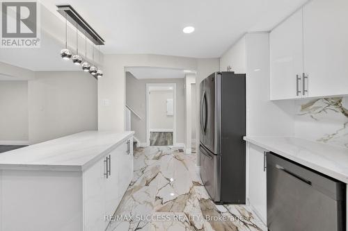 306 Sekura Street, Cambridge, ON - Indoor Photo Showing Kitchen