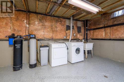 306 Sekura Street, Cambridge, ON - Indoor Photo Showing Laundry Room