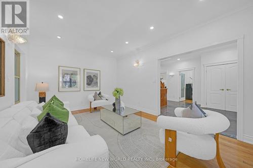 9 Pavillion Street, Markham, ON - Indoor Photo Showing Living Room