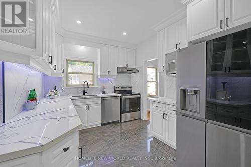 9 Pavillion Street, Markham, ON - Indoor Photo Showing Kitchen