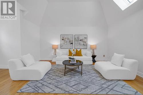 9 Pavillion Street, Markham, ON - Indoor Photo Showing Living Room