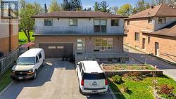 197 DOUGLAS ROAD  Richmond Hill, ON L4E 3H5
