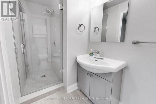 3399A LAKE SHORE BOULEVARD W , Toronto, Ontario M8W 1N2 4