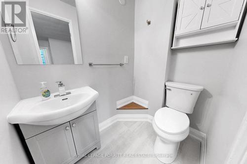 3399A LAKE SHORE BOULEVARD W , Toronto, Ontario M8W 1N2 5
