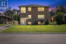 137 VANCOUVER STREET  Barrie, ON L4M 4M5