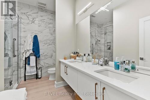 404 - 77 Yates Street, St. Catharines (Downtown), ON - Indoor Photo Showing Bathroom