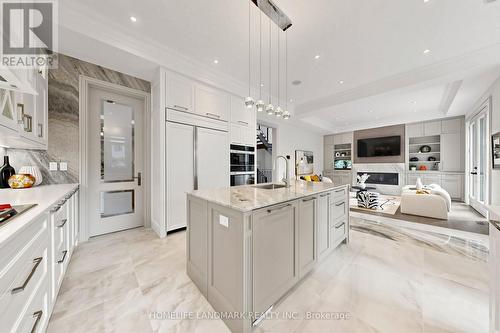 1 Tuscay Court, Markham, ON - Indoor Photo Showing Kitchen With Upgraded Kitchen
