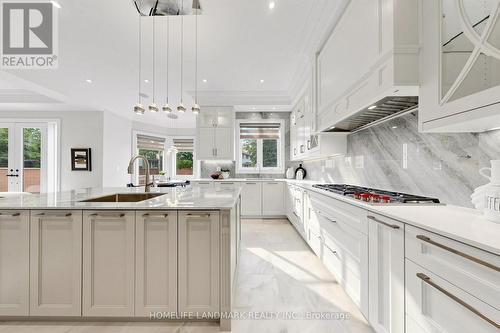 1 Tuscay Court, Markham, ON - Indoor Photo Showing Kitchen With Upgraded Kitchen