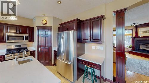2830 Regina Avenue, Regina, SK - Indoor Photo Showing Kitchen With Stainless Steel Kitchen