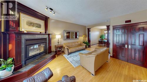 2830 Regina Avenue, Regina, SK - Indoor Photo Showing Living Room With Fireplace