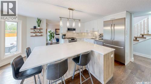 7551 Butler Bay, Regina, SK - Indoor Photo Showing Kitchen With Upgraded Kitchen