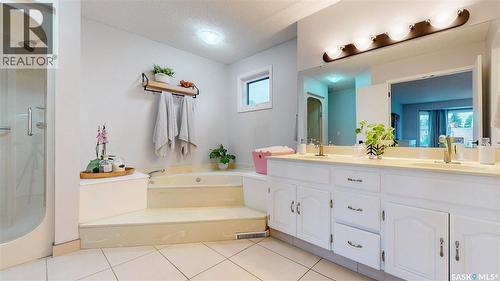 7551 Butler Bay, Regina, SK - Indoor Photo Showing Bathroom