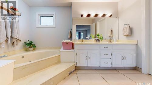 7551 Butler Bay, Regina, SK - Indoor Photo Showing Bathroom