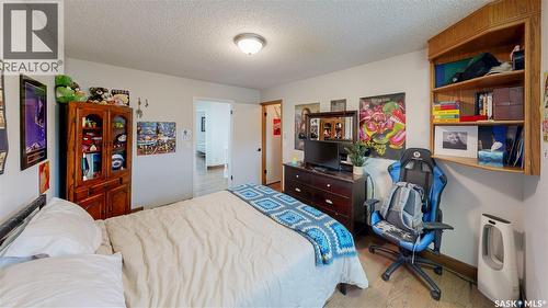 7551 Butler Bay, Regina, SK - Indoor Photo Showing Bedroom