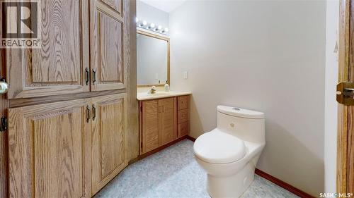 7551 Butler Bay, Regina, SK - Indoor Photo Showing Bathroom