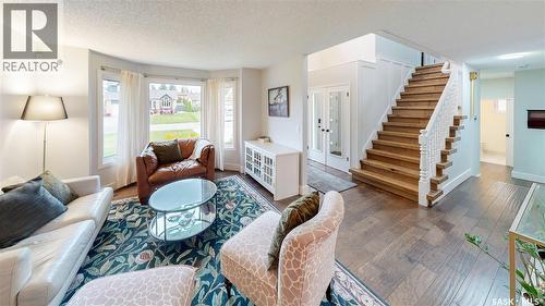 7551 Butler Bay, Regina, SK - Indoor Photo Showing Living Room
