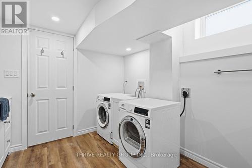 35 Malakoff Street, St. Thomas, ON - Indoor Photo Showing Laundry Room