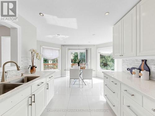 60 Ingleborough Court, Markham, ON - Indoor Photo Showing Kitchen With Double Sink With Upgraded Kitchen