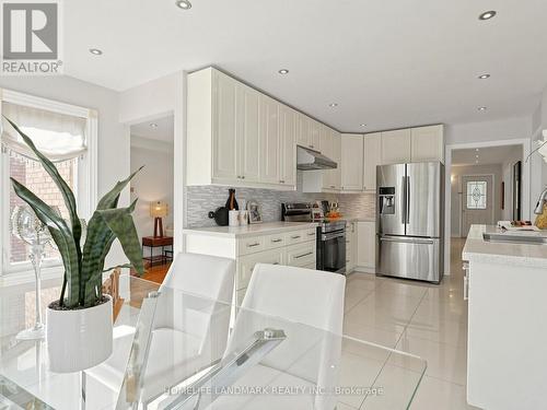 60 Ingleborough Court, Markham, ON - Indoor Photo Showing Kitchen