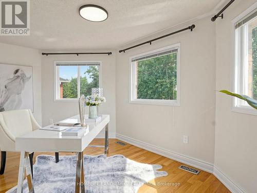 60 Ingleborough Court, Markham, ON - Indoor