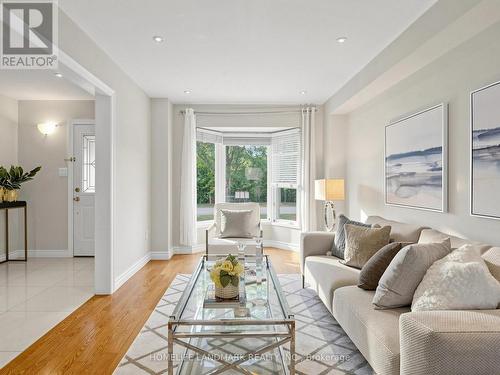 60 Ingleborough Court, Markham, ON - Indoor Photo Showing Living Room