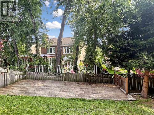 60 Ingleborough Court, Markham, ON - Outdoor