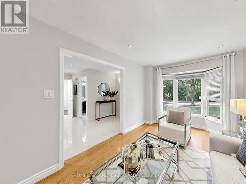 60 Ingleborough Court, Markham, ON - Indoor Photo Showing Living Room
