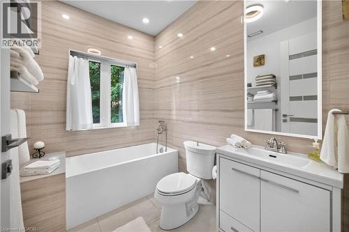 700 Hillcrest Road, West Shore, ON - Indoor Photo Showing Bathroom