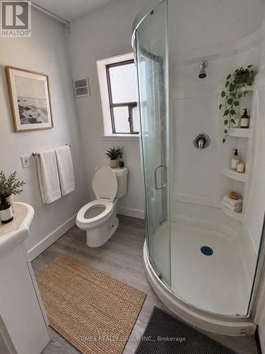 2 - 600 CHURCH STREET , Toronto, Ontario M4Y 2E7 4