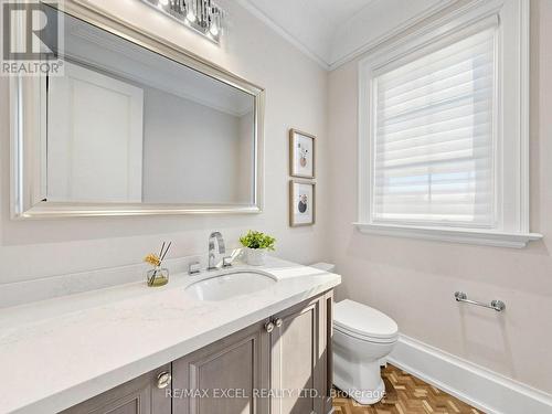 64 Summerfeldt Crescent, Markham, ON - Indoor Photo Showing Bathroom