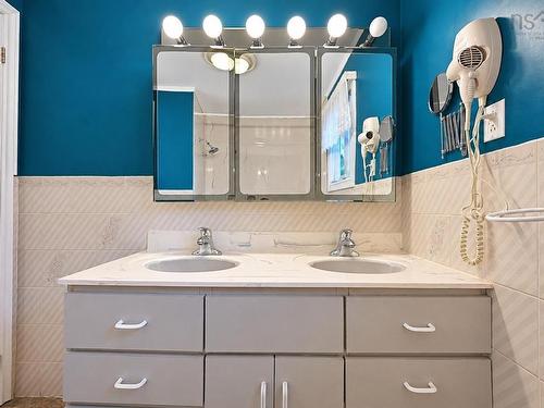 26 Beechwood Drive, Glace Bay, NS - Indoor Photo Showing Bathroom