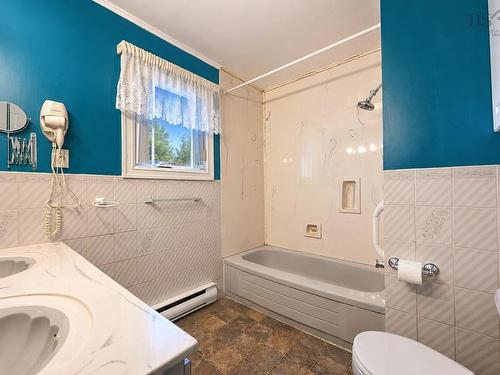 26 Beechwood Drive, Glace Bay, NS - Indoor Photo Showing Bathroom