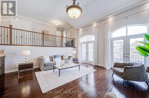 66 Wozniak Crescent, Markham, ON - Indoor Photo Showing Living Room