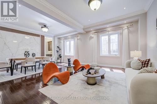 66 Wozniak Crescent, Markham, ON - Indoor Photo Showing Living Room