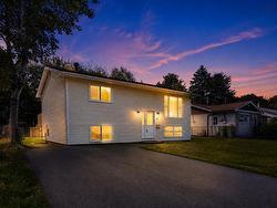 58 Circassion Drive  Cole Harbour, NS B2W 4N3