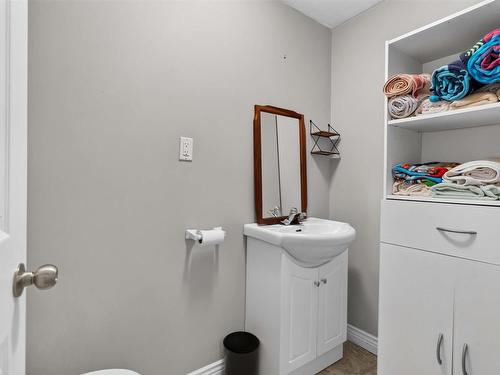 58 Circassion Drive, Cole Harbour, NS - Indoor Photo Showing Bathroom