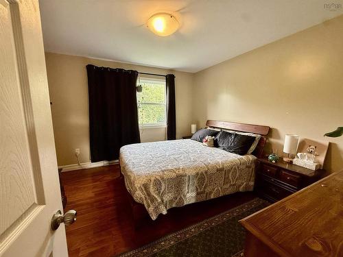 707 Pleasant Street, Dartmouth, NS - Indoor Photo Showing Bedroom