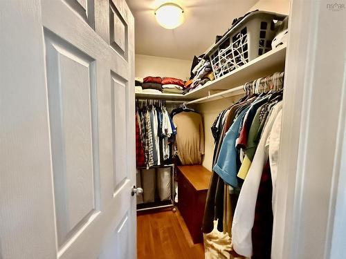 707 Pleasant Street, Dartmouth, NS - Indoor With Storage