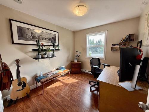 707 Pleasant Street, Dartmouth, NS - Indoor