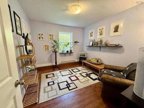 707 Pleasant Street, Dartmouth, NS - Indoor